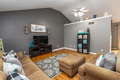 403 Agee St, Harrodsburg, KY 40330 - photo 7