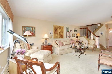 29 Millar Ct, Paramus, NJ 07652 - photo 6