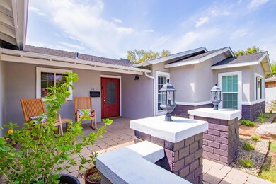 3034 N 53rd St, Phoenix, AZ 85018 - photo 2