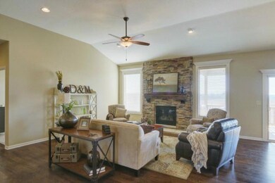 20001 Cooper St, Spring Hill, KS 66083 - photo 3