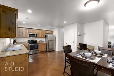 Kitchen/dining area