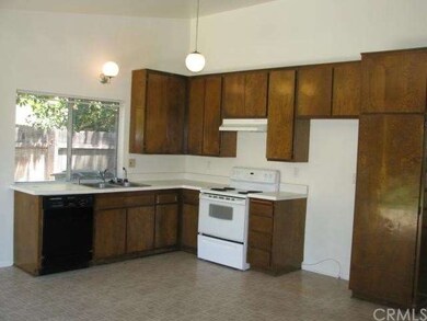 Spacious Kitchen w/Soaring Ceilings