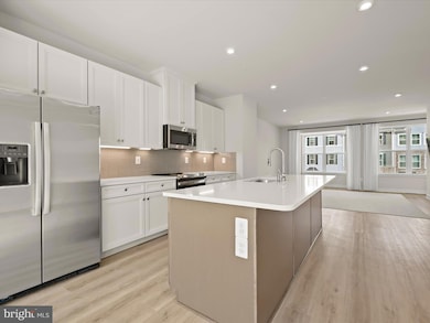 7840 Blackbriar Way, Laurel, MD 20723 - photo 2