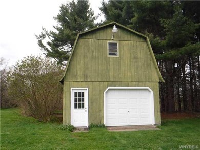 Barn. 2 Story Barn 18  x 32