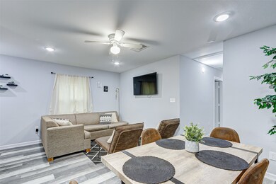 6733 Knox St unit B, Houston, TX 77091 - photo 4