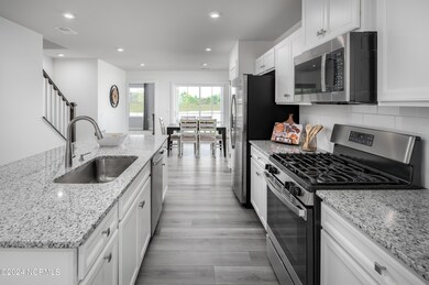 1002 Autumn Gate Dr, Navassa, NC 28451 - photo 4