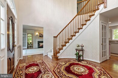 5360 Chandley Farm Cir, Centreville, VA 20120 - photo 3