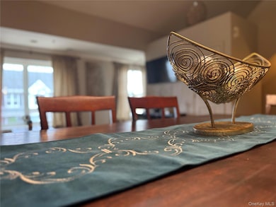 138 Weatherby Ln, Central Islip, NY 11722 - photo 3