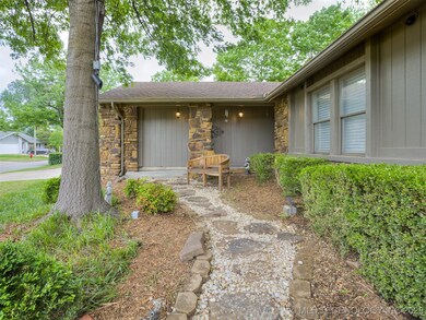 2516 W Broadway St, Broken Arrow, OK 74012 - photo 2