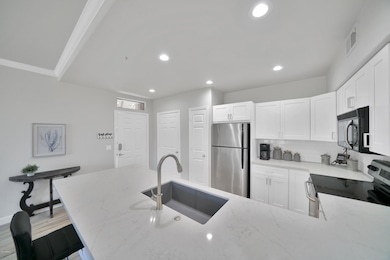 1022 Kitchen 2