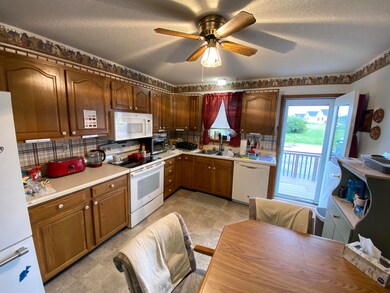 06 Kitchen