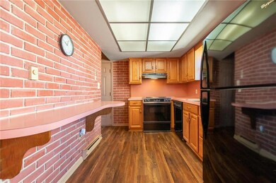 Updated, Eat-in Kitchen