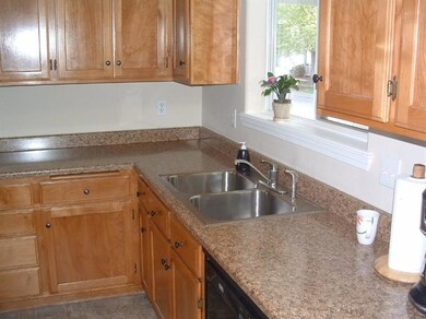 567 Village Dr, Central Point, OR 97502 - photo 6