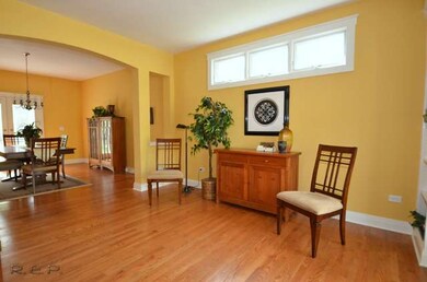 620 S Wright St, Naperville, IL 60540 - photo 4