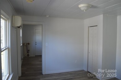 515 S Elm St, Statesville, NC 28677 - photo 5