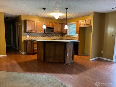 37 W Lytle 5 Points Rd, Springboro, OH 45066 - photo 2