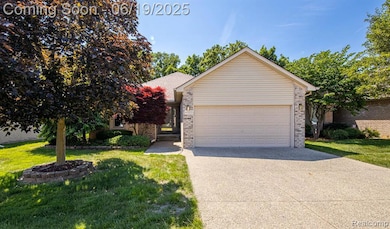 Well-maintained 3 bedroom and 3 bath condo