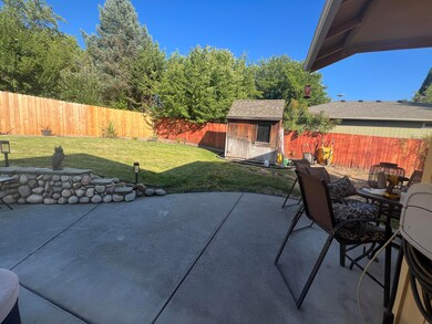 1762 N 10th St unit 10916018, Central Point, OR 97502 - photo 4