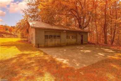 3607 N Carolina 268, Pilot Mountain, NC 27041 - photo 6