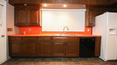 102 Williams Rd, Troy, NY 12180 - photo 7