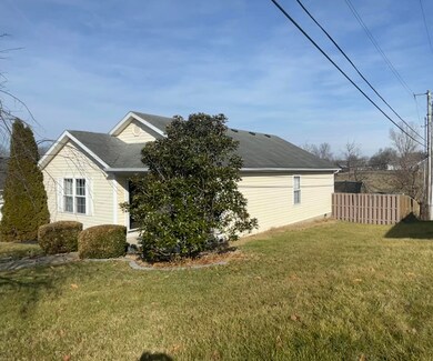 509 Atlee Dr, Harrodsburg, KY 40330 - photo 2