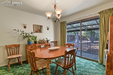 Dining room.