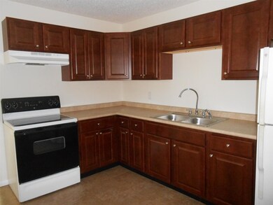 804 Barn St, Jacksonville, NC 28540 - photo 4