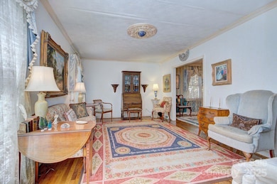 1360 Betsy Dr, Charlotte, NC 28211 - photo 4