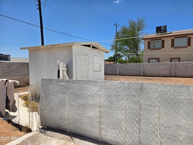 2202 N 26th Place, Phoenix, AZ 85008 - photo 3