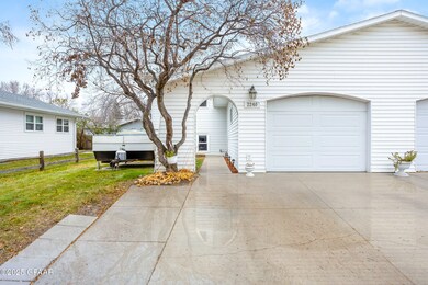 2240 Springbrook Ct, Grand Forks, ND 58201 - photo 5