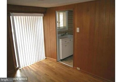 37 E Main St unit SECOND FLOOR, Waynesboro, PA 17268 - photo 5