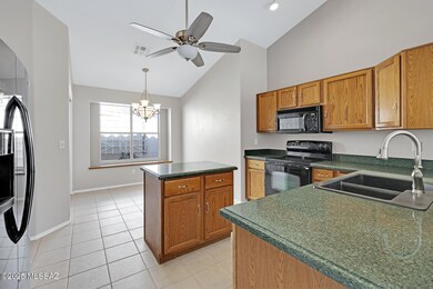 Kitchen/Breakfast Nook