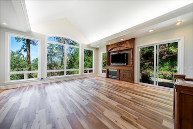 855 Wells Fargo Loop, Jacksonville, OR 97530 - photo 2