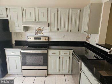 12009 Crimson Ln, Silver Spring, MD 20904 - photo 7