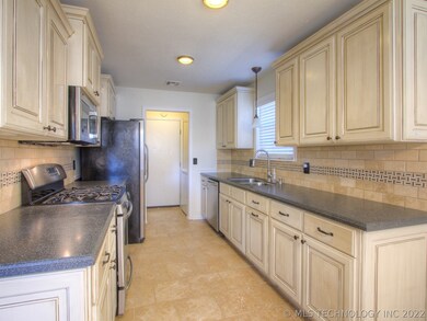 1398 E 140th Place, Glenpool, OK 74033 - photo 6