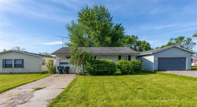 1811 E 22nd St, Muncie, IN 47302 - photo 2