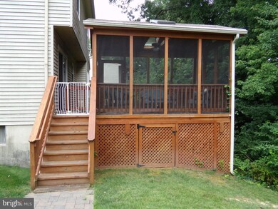 18096 Tompkins Ct, Dumfries, VA 22026 - photo 5