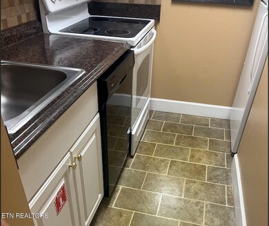 fully-furnished-with-lots-of-amenities-u