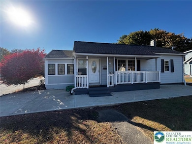 1027 Chipperfield Dr, Stroudsburg, PA 18360 - photo 4