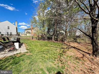 3413 Doe Run Ct, Herndon, VA 20171 - photo 5
