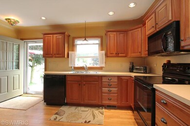 1030 Arlington St NE, Grand Rapids, MI 49505 - photo 6