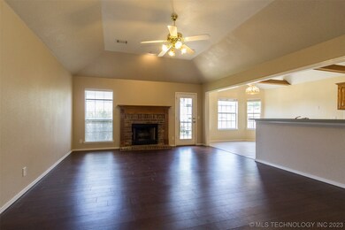 unlisted-address, Broken Arrow, OK 74011 - photo 6