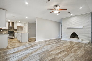 7519 Deep Forest Dr, Houston, TX 77088 - photo 3