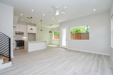 821 Martin St, Houston, TX 77018 - photo 5