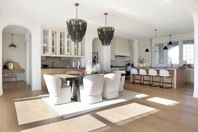 Photo from a previous project. Final design and features tailored to the Buyer’s preferences.