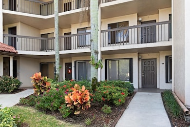 10110 Cedar Point Blvd unit 1050, Boynton Beach, FL 33437 - photo 3