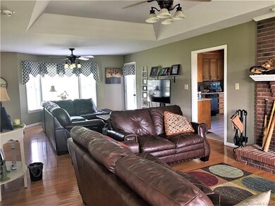 Large family area with wood floors!  Many possibil