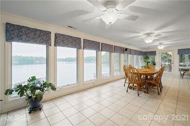 sunroom overlooking the lake (off of main living room)