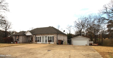 101 Hedgewood Dr, Lexington, TN 38351 - photo 3