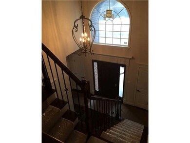 Entry/Foyer.